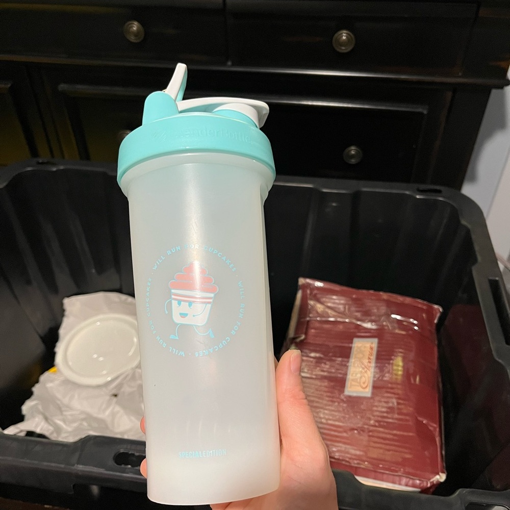 Shaker Bottle with a Cute Cupcake Design